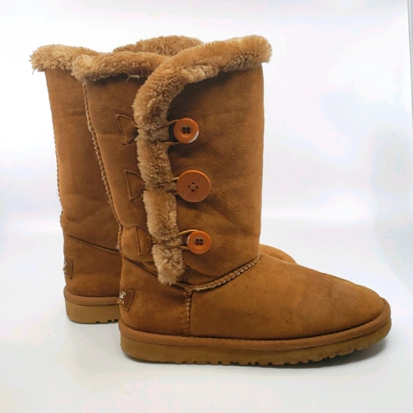 UGG Tan Bailey 3-button mid calf boots - Picture 3 of 10